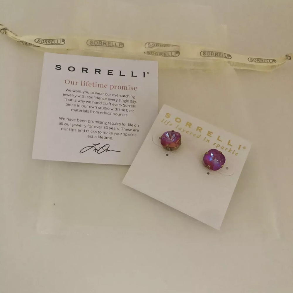 SORRELLI Halcyon Stud Earrings in Antique Gold Color: Duchess - Picture 8 of 11